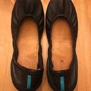 Black Tieks